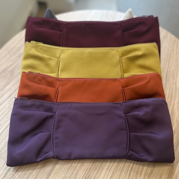 Brontibay Paris - Deep Purple Satin Bow Clutch Purse with Zip - Picture 9 of 10